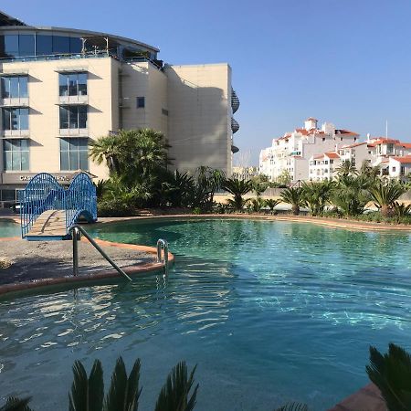 Swimming Pools Apartment In Ocean Village - 2 Bed 2 Bath Rock View ยิบรอลตาร์ ภายนอก รูปภาพ