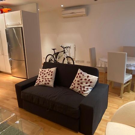 Swimming Pools Apartment In Ocean Village - 2 Bed 2 Bath Rock View ยิบรอลตาร์ ภายนอก รูปภาพ