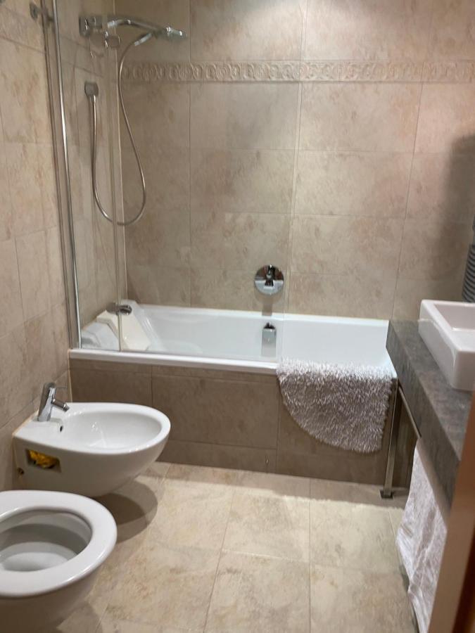 Swimming Pools Apartment In Ocean Village - 2 Bed 2 Bath Rock View ยิบรอลตาร์ ภายนอก รูปภาพ