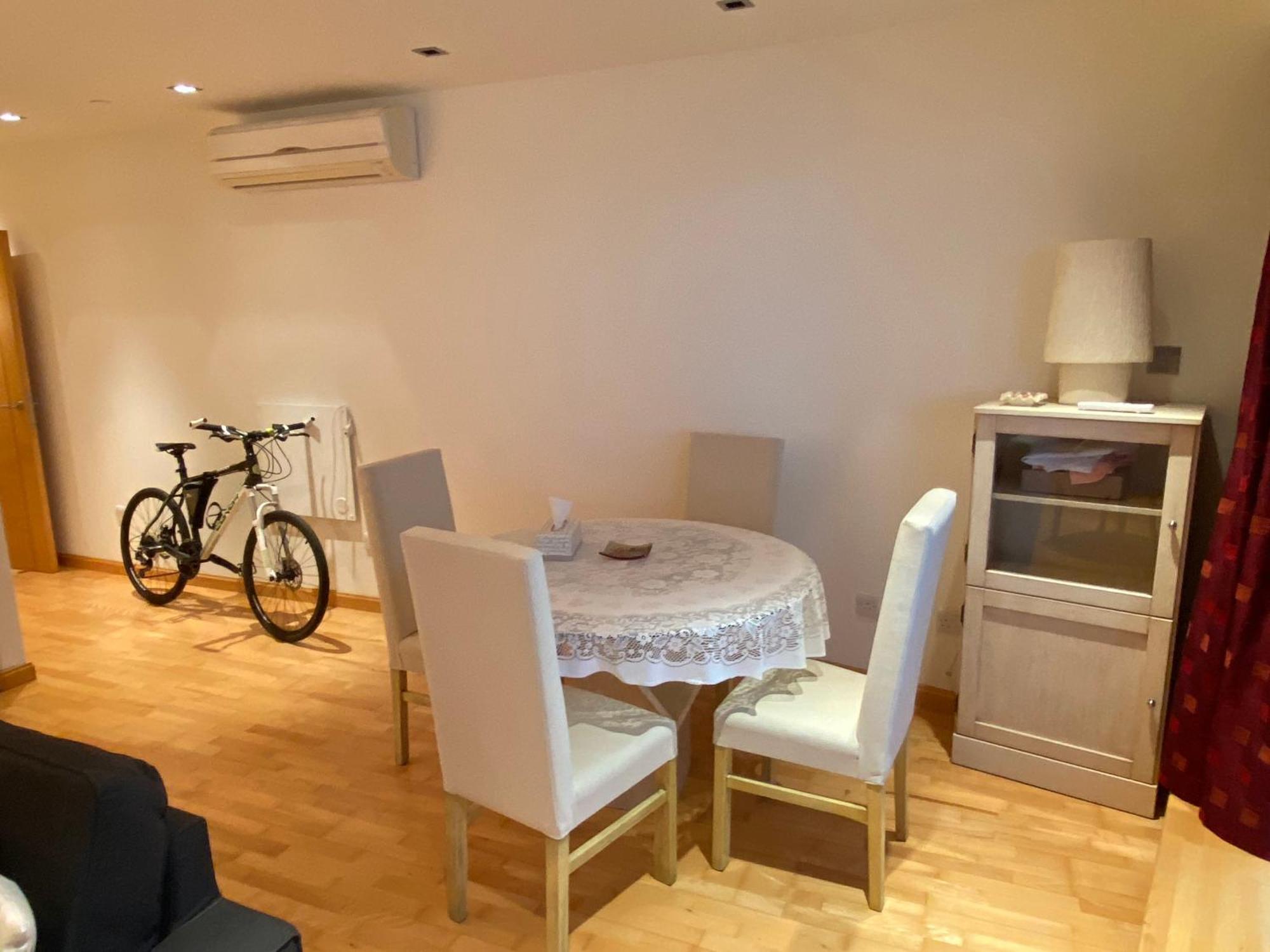 Swimming Pools Apartment In Ocean Village - 2 Bed 2 Bath Rock View ยิบรอลตาร์ ภายนอก รูปภาพ